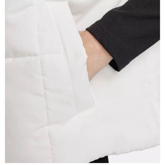 Nike Sportswear Classic Therma-FIT
Loose Puffer Vest White w/Black
Swoosh New - Picture 3 of 6